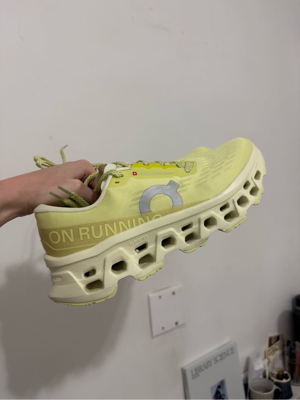 On Running Women's Cloudmonster - Size 8